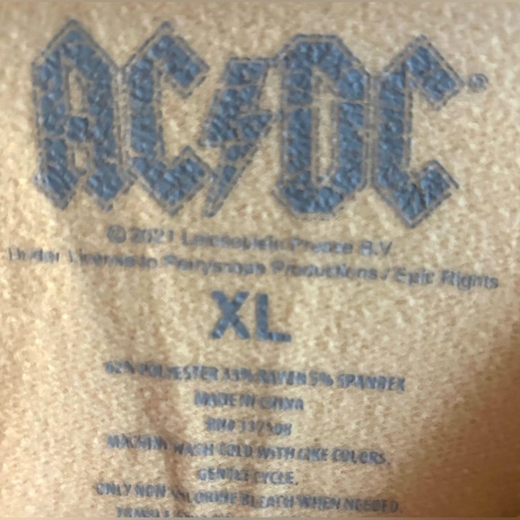 Vintage Vibe AC/DC World Tour 1979 Yellow Graphic Sweatshirt - Picture 2 of 3
